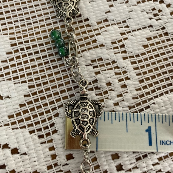 🆕NWOT HANDMADE “5 TURTLE” NECKLACE. 17” LONG IN SILVER TONE. ACCENT BEADS-GREEN - Picture 6 of 6